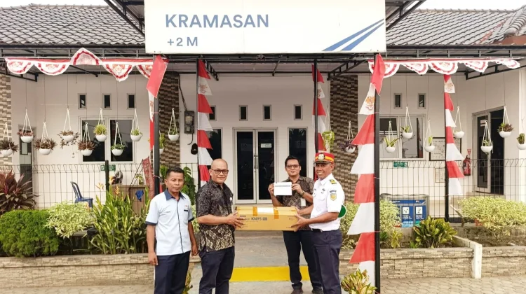 Kabut Asap Mengancam, KAI Palembang Tebar 2.800 Masker ke Pekerja
