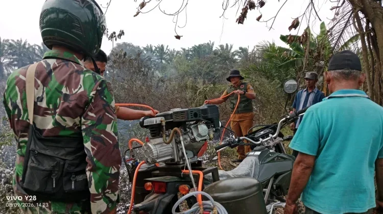Jadi Langganan Karhutla, Babinsa Kodim 0402/OKI-OI Optimalkan Pemadaman Karhutla