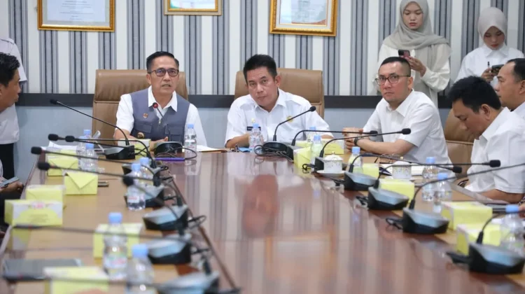 Pimpin Rapat Penanganan Banjir, Ratu Dewa Usir Staf PPPK Perwakilan OPD