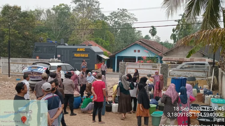 Kemarau Panjang Picu Kekeringan di Ogan Ilir, Polres Salurkan Bantuan Air Bersih