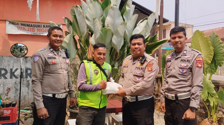 HUT ke-71 Lantas, Satlantas Banyuasin Guyur Sembako ke Komunitas Ojek