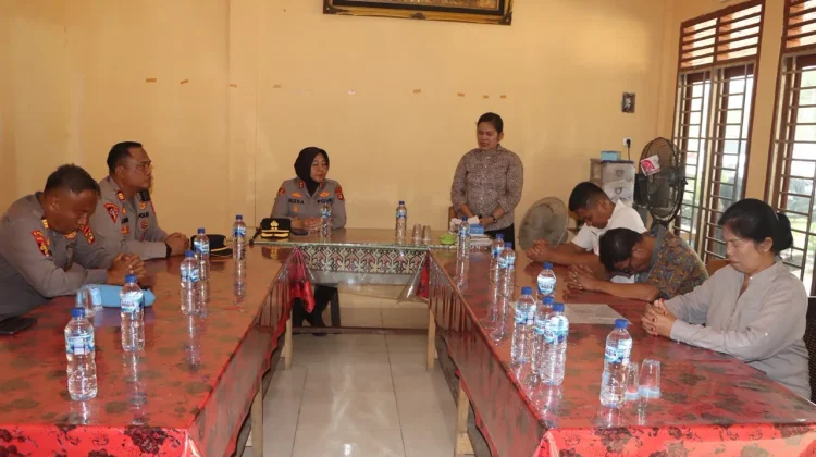 Polres Ogan Ilir Perkuat Toleransi Silaturahmi Kamtibmas di Gereja HKBP Efrata