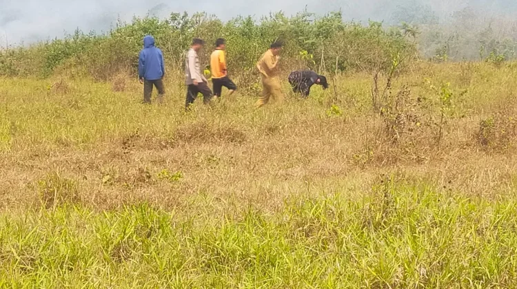 Cegah Api Kembali Muncul, Polsek Pengandonan Cek Lahan Terbakar