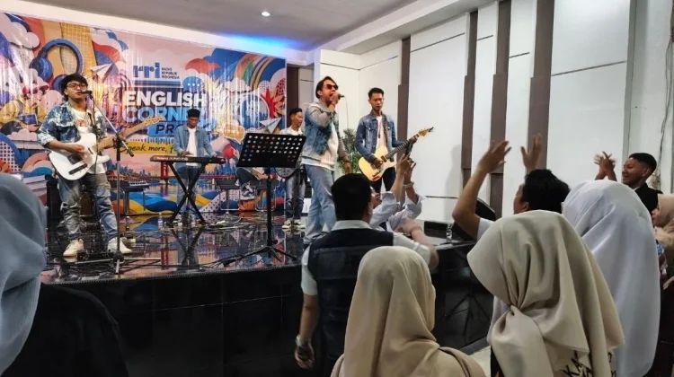 EDP Sukses Curi Perhatian Peserta RRI English Corner