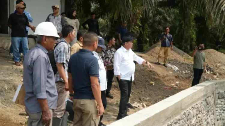 Bupati Lahat Bursah Zarnubi Pantau Sentra Budidaya Ikan di Jajaran Baru