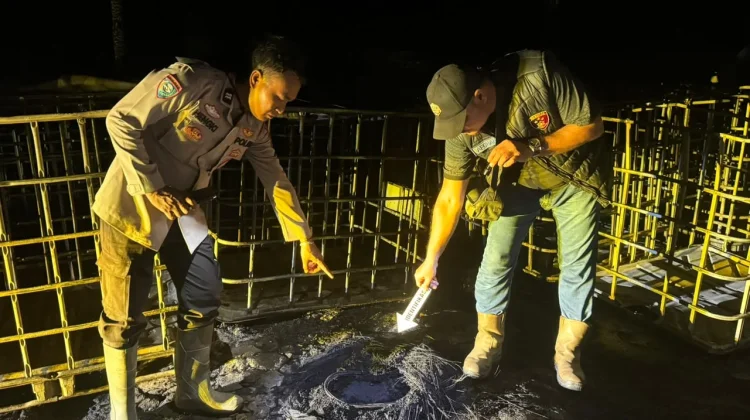 Bak Penampungan Minyak Illegal Refinery di Muba Terbakar