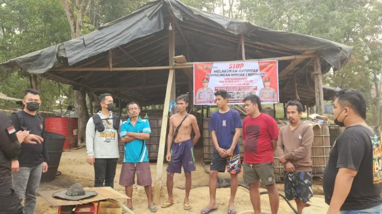 Polsek Batanghari Leko Patroli Cegah Illegal Refinery di Muba