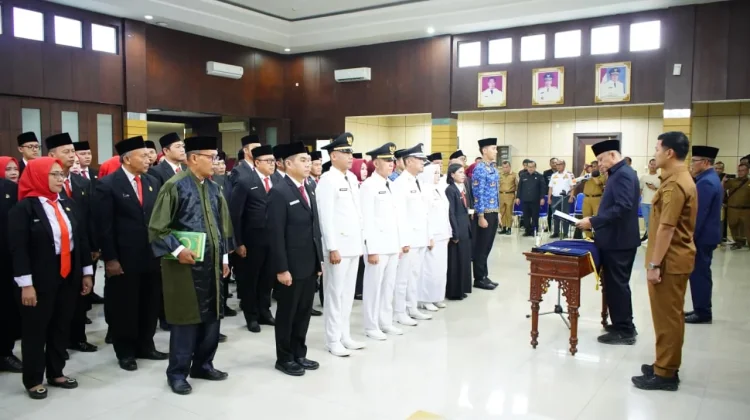 Bupati Lanosin Lantik 64 Pejabat OKU Timur Melalui Manajemen Talenta ...