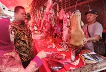 Awal Ramadan, Harga Daging di Pasar Rawa Maju Masih Normal