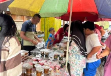 Ramadan Dongkrak Penjualan Takjil di Babat Toman