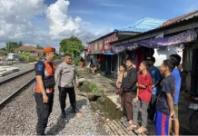 KAI Larang Warga Beraktivitas di Jalur Rel Saat Ramadan