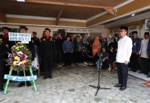 Ratu Dewa Lepas Jenazah Asisten I Secara Kedinasan, Sekda Kenang Integritas Ican