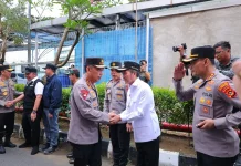 Kapolri Pimpin Apel 5.000 Ojol dan Buruh Jaga Kamtibmas Palembang