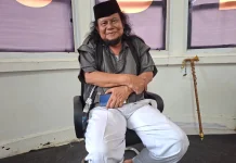 Rhompal, Sang Penggemar Fanatik Rhoma Irama dengan Tampilan Totalitas