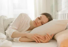 Posisi Tidur Terbaik untuk Redakan Asam Lambung