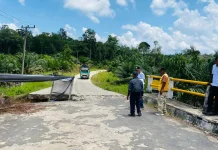 Jembatan SP 4 Plakat Tinggi Nyaris Putus, Pemkab Muba Langsung Perbaiki