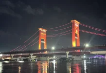 Tren “London Bridge Palembang” Viral, Ampera Jadi Spot Konten Anak Muda