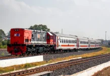 KAI Ingatkan Pengendara Dahulukan Kereta di Perlintasan