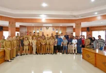 Bahayakan Pengguna Jalan, Kabel Fiber Optik Semarawut di OKI Segera Ditertibkan