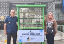 Dukung Ekonomi Keluarga Warga Binaan, Lapas Sekayu Serahkan Gerobak Usaha