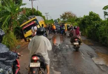 Warga Rambutan Keluhkan Jalan Rusak, Minta Pemerintah Perbaiki