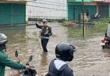 Perbaikan Gorong-Gorong Terendam, Lalin Talang Kelapa Macet