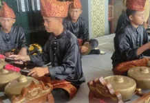 Kulintang OKU Timur Sambut Ribuan Perantau di Griya Agung
