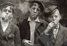 Inggris Setujui Aturan Ketat Rokok dan Vape untuk Generasi Baru
