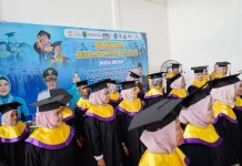 Jadi Aset Bangsa, Muba Wisuda 25 Mahasiswa Lansia