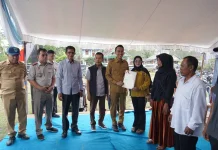 Puluhan Tahun Menunggu, Warga Terusan Sialang Akhirnya Kantongi Sertifikat Tanah