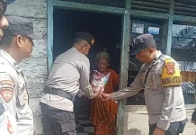 Polsek Muara Padang Salurkan Bantuan untuk Lansia Kurang Mampu