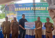 Pangkas Inflasi, Pemkab Muba Subsidi 1.200 Paket Pangan di Babat Supat