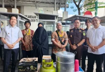 Tujuh Gerobak Usaha Diserahkan untuk Keluarga Eks Napiter