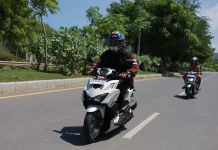 Tips Aman Berkendara saat Cuaca Panas