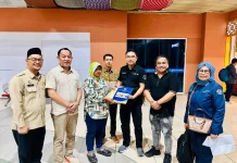 Terlantar di Malaysia, Bocah Asal Muba Dipertemukan dengan Ibunya di Palembang