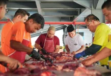 PLN UID S2JB Bagikan Daging Kurban untuk Warga Ring 1