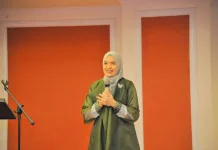 Bahaya Mencintai Kehidupan Dunia Secara Berlebihan