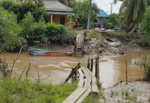 Jembatan Karang Anyar Ambruk Ganggu Aktivitas Warga Sehari Hari