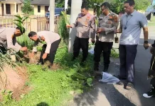 Polsek Baturaja Barat Tanam 35 Pohon Peringati HUT Bhayangkara