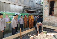 Polres Ogan Ilir dan BAZNAS Bangun Rumah Layak Huni untuk Warga