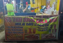 Es Teh 100 Persen Gula Asli Andalkan Harga Murah Tarik Pelanggan