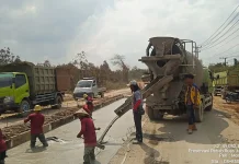Kerap Diterobos Pengendara, Proyek Jalan TAA Kejar Target Rampung Agustus
