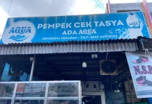 Pempek Cek Tasya Tawarkan Sensasi Makan Sambil Karaoke