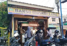 Viral di Medsos, Bakso Bioskop Lamo Kembali Ramai Pengunjung