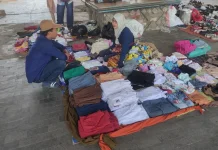 Pakaian Baru Rp100 Ribu, Seragam Sekolah Bekas Jadi Solusi Irit