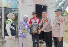 Polsek Pulau Rimau Salurkan Bansos dan Layanan Kesehatan Gratis