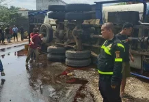 Tabrakan Beruntun Empat Kendaraan di Jalintim Banyuasin, CPO Tumpah