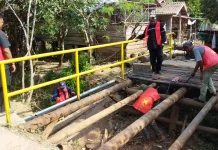 Jembatan Purwosari Muba yang Viral Kini Sudah Diperbaiki
