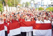 Sambut HUT Kemerdekaan RI, Bupati OKI Bagikan Tiga Ribu Bendera Merah Putih