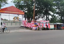 Penjual Atribut Kemerdekaan Mulai Ramai jelang HUT ke-81 Republik Indonesia
